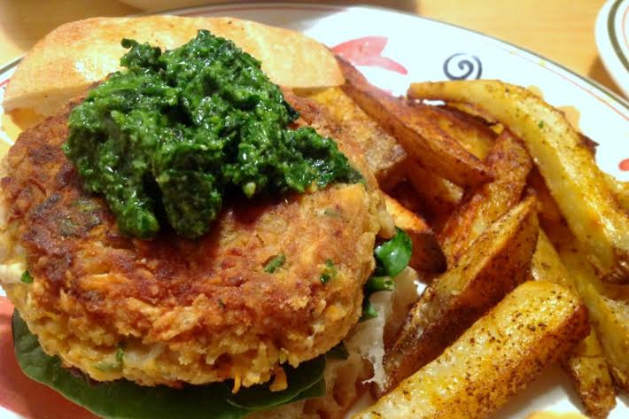 Mozzarella Stuffed Cannellini Vegan Burgers with Spinach Pesto